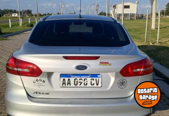 Autos - Ford Focus 2016 GNC 140000Km - En Venta
