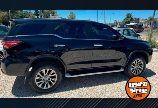 Camionetas - Toyota SW4 SRX 2022 Diesel 95000Km - En Venta