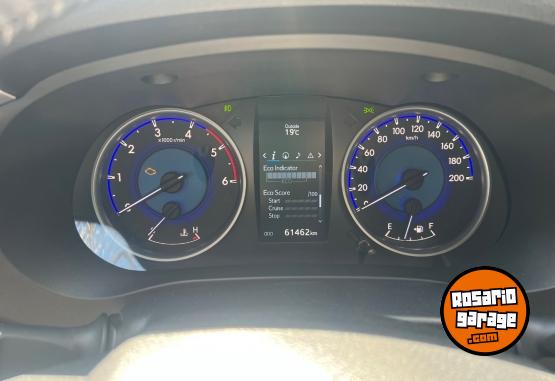 Camionetas - Toyota Hilux srv 2016 Diesel 61000Km - En Venta