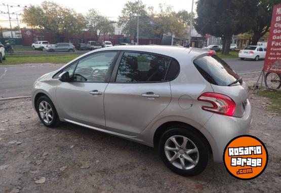 Autos - Peugeot 208 308 2014 Nafta 132000Km - En Venta