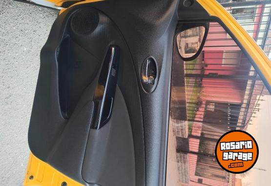 Autos - Toyota Etios Cross 2015 Nafta 139500Km - En Venta