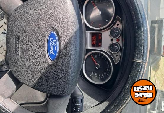 Autos - Ford Focus 2010 Nafta 270000Km - En Venta
