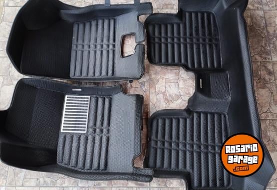 Accesorios para Autos - ALFOMBRAS TERMOFORMADAS ZIEL TECHNOLOGY CHEVROLET CRUZE - En Venta