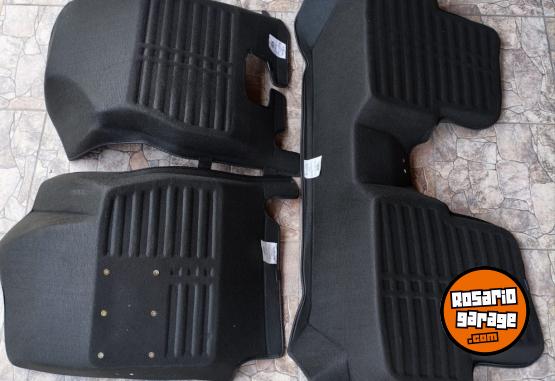 Accesorios para Autos - ALFOMBRAS TERMOFORMADAS ZIEL TECHNOLOGY CHEVROLET CRUZE - En Venta