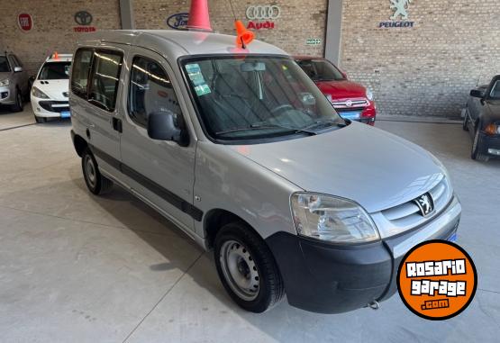 Utilitarios - Peugeot PARTNER FURGON MIXTA 2014 Diesel 240000Km - En Venta