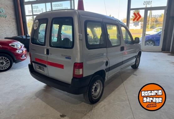Utilitarios - Peugeot PARTNER FURGON MIXTA 2014 Diesel 240000Km - En Venta