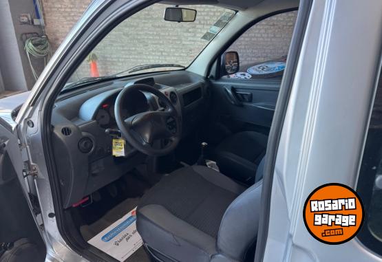 Utilitarios - Peugeot PARTNER FURGON MIXTA 2014 Diesel 240000Km - En Venta