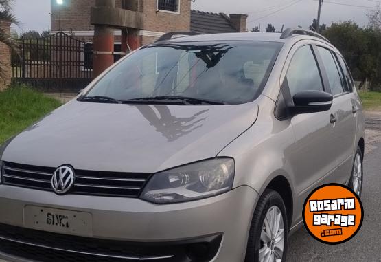 Autos - Volkswagen Suran trendline 2010 GNC 124000Km - En Venta
