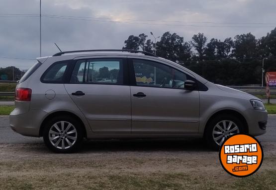 Autos - Volkswagen Suran trendline 2010 GNC 124000Km - En Venta