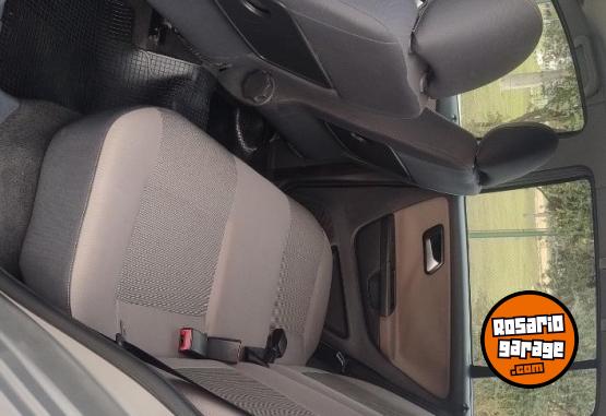Autos - Volkswagen Suran trendline 2010 GNC 124000Km - En Venta