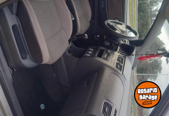 Autos - Volkswagen Suran trendline 2010 GNC 124000Km - En Venta