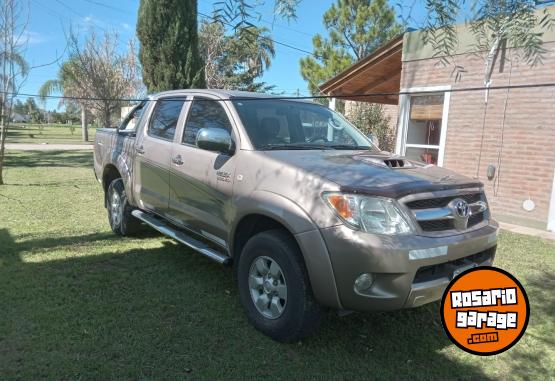 Camionetas - Toyota HILUX SR 4X2 2007 Diesel 130000Km - En Venta