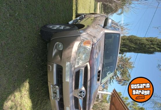 Camionetas - Toyota HILUX SR 4X2 2007 Diesel 130000Km - En Venta