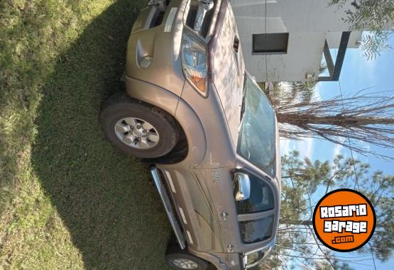 Camionetas - Toyota HILUX SR 4X2 2007 Diesel 130000Km - En Venta