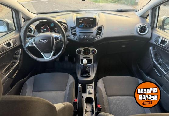 Autos - Ford Fiesta 2017 Nafta 130000Km - En Venta