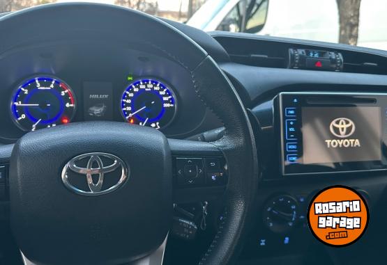 Camionetas - Toyota Hilux D\Cab 4x4 2016 Diesel 200000Km - En Venta
