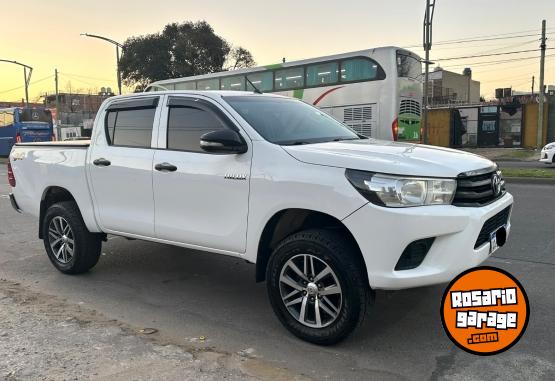 Camionetas - Toyota Hilux D\Cab 4x4 2016 Diesel 200000Km - En Venta