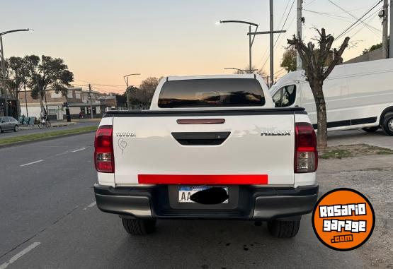 Camionetas - Toyota Hilux D\Cab 4x4 2016 Diesel 200000Km - En Venta
