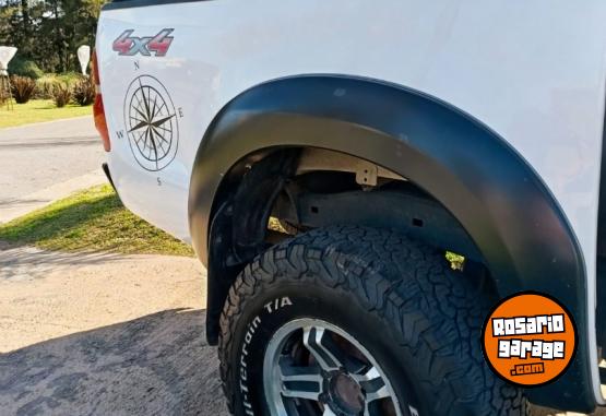 Camionetas - Toyota Hilux c/d srv 3.0 cuero 2014 Diesel 225000Km - En Venta