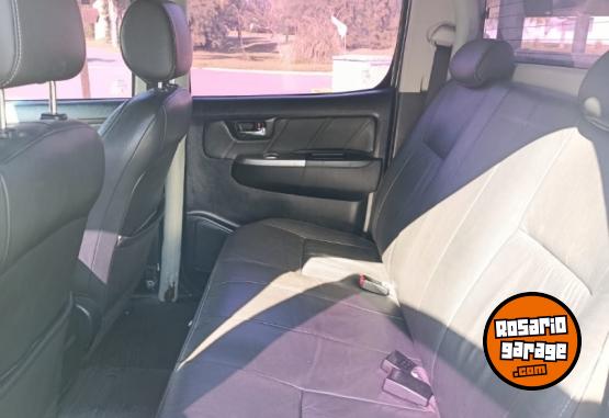 Camionetas - Toyota Hilux c/d srv 3.0 cuero 2014 Diesel 225000Km - En Venta