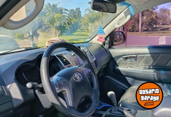 Camionetas - Toyota Hilux c/d srv 3.0 cuero 2014 Diesel 225000Km - En Venta