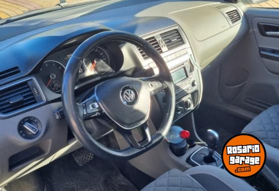 Autos - Volkswagen Suran Emotion 2015 Nafta 140000Km - En Venta