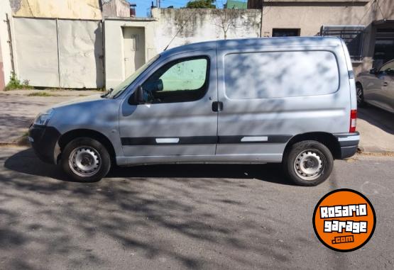 Utilitarios - Peugeot Partner 2015 GNC 116500Km - En Venta