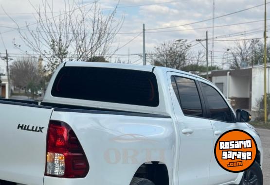Camionetas - Toyota HILUX SR 2021 Diesel 107000Km - En Venta