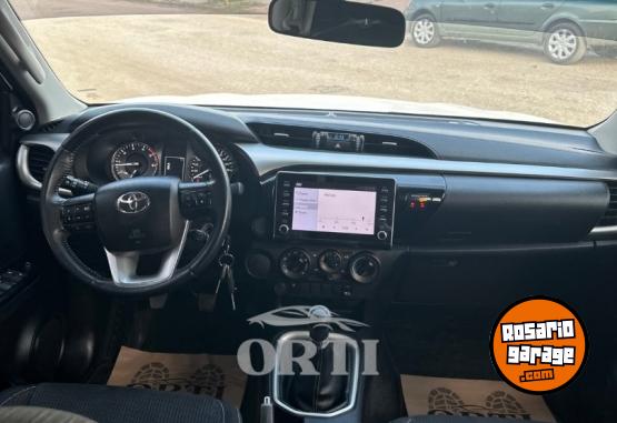 Camionetas - Toyota HILUX SR 2021 Diesel 107000Km - En Venta