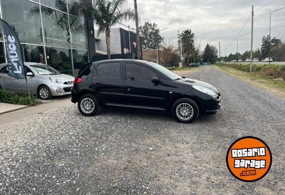 Autos - Peugeot 207 2011 Nafta 215000Km - En Venta