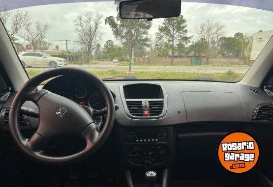 Autos - Peugeot 207 2011 Nafta 215000Km - En Venta