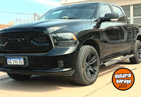 Camionetas - RAM Laramie 5.7L 2023 Nafta 93000Km - En Venta