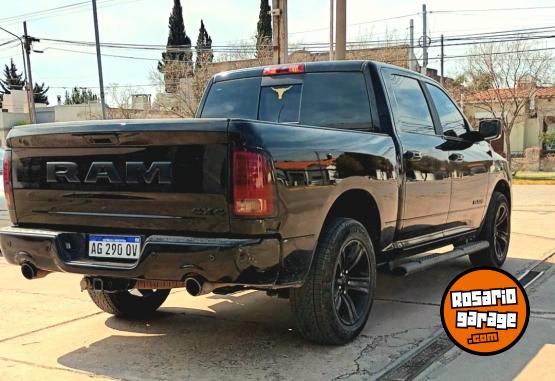 Camionetas - RAM Laramie 5.7L 2023 Nafta 93000Km - En Venta