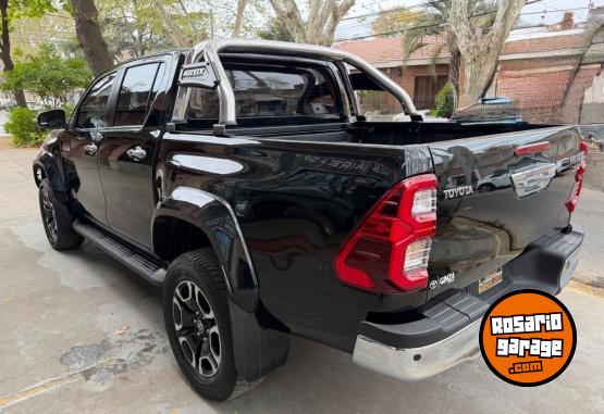 Camionetas - Toyota Hilux srx at 2025 Diesel 45000Km - En Venta