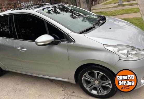 Autos - Peugeot 208 feline 2014 Nafta 83600Km - En Venta