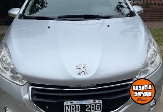 Autos - Peugeot 208 feline 2014 Nafta 83600Km - En Venta