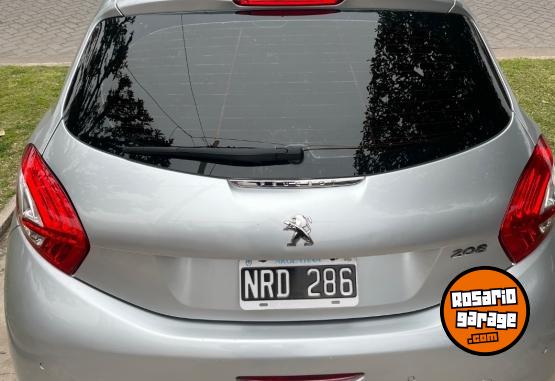Autos - Peugeot 208 feline 2014 Nafta 83600Km - En Venta
