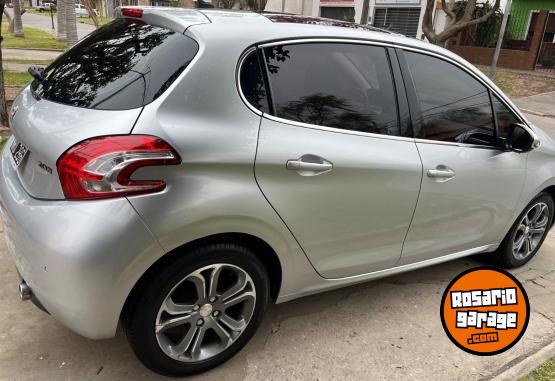 Autos - Peugeot 208 feline 2014 Nafta 83600Km - En Venta