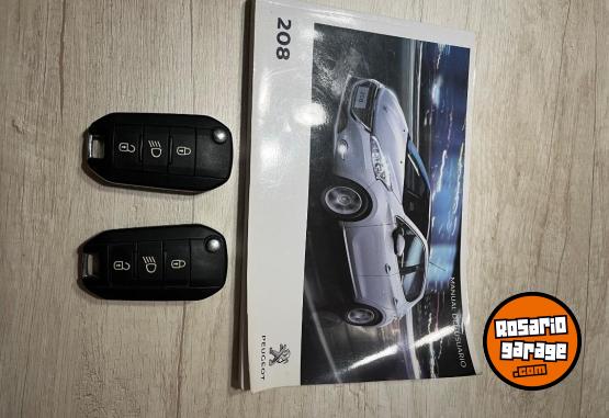 Autos - Peugeot 208 feline 2014 Nafta 83600Km - En Venta