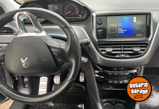 Autos - Peugeot 208 feline 2014 Nafta 83600Km - En Venta