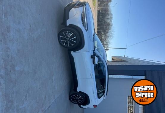 Autos - Toyota Corolla Cross SEG 2023 Nafta 6000Km - En Venta