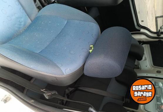 Utilitarios - Peugeot Partner 2008 GNC 141352Km - En Venta