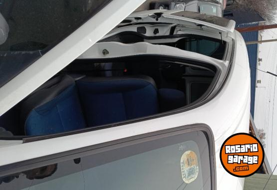 Utilitarios - Peugeot Partner 2008 GNC 141352Km - En Venta
