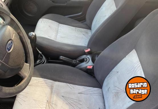 Autos - Ford Fiesta 2010 Nafta 212000Km - En Venta