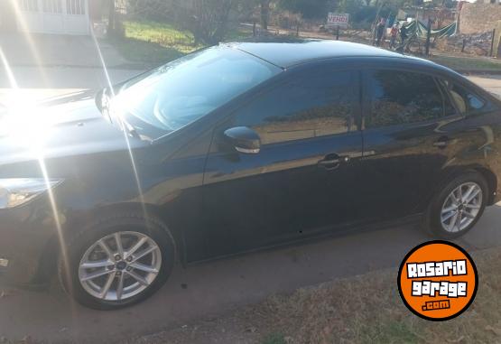 Autos - Ford Focus lll 4 puertas 2018 Nafta 160000Km - En Venta