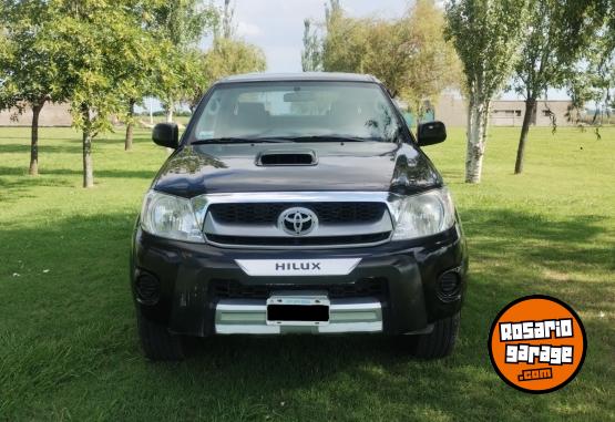 Camionetas - Toyota Hilux 4x2 Cabina Doble SR 2011 Diesel 170000Km - En Venta