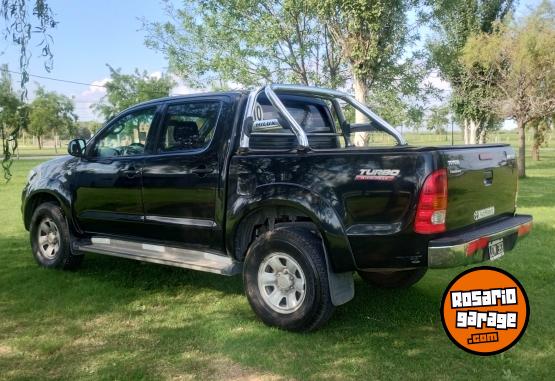Camionetas - Toyota Hilux 4x2 Cabina Doble SR 2011 Diesel 170000Km - En Venta