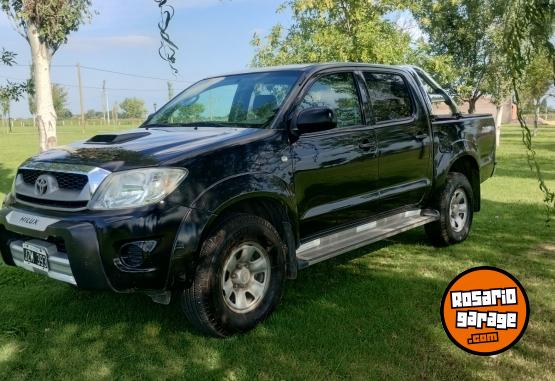 Camionetas - Toyota Hilux 4x2 Cabina Doble SR 2011 Diesel 170000Km - En Venta