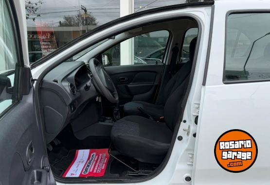 Autos - Renault NUEVO LOGAN AUTHENTIQUE 2016 Nafta 132000Km - En Venta