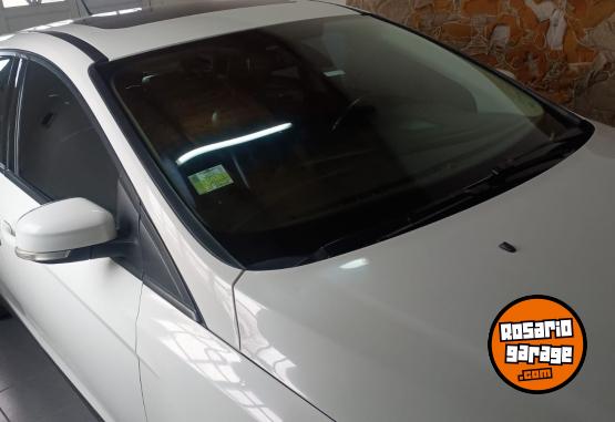 Autos - Ford FOCUS SE PLUS 2014 Nafta 135000Km - En Venta